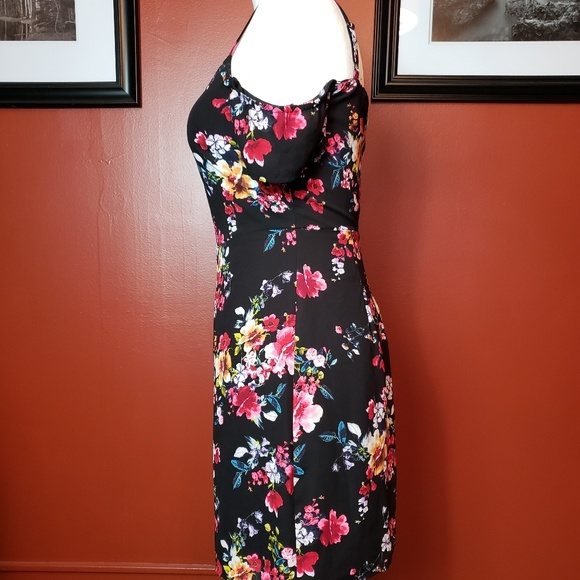 Express black and floral cold shoulder dress - Picture 4 of 8
